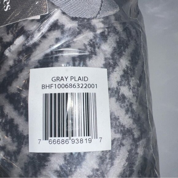 NWT Better Homes and Gardens Oversize Gray Velvet Plush Throw New 50 X 72 (U) - Picture 4 of 5